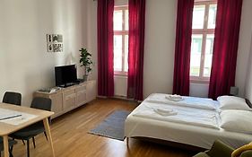 Casa Nostra - Helle Wohnung - direkt am Augarten